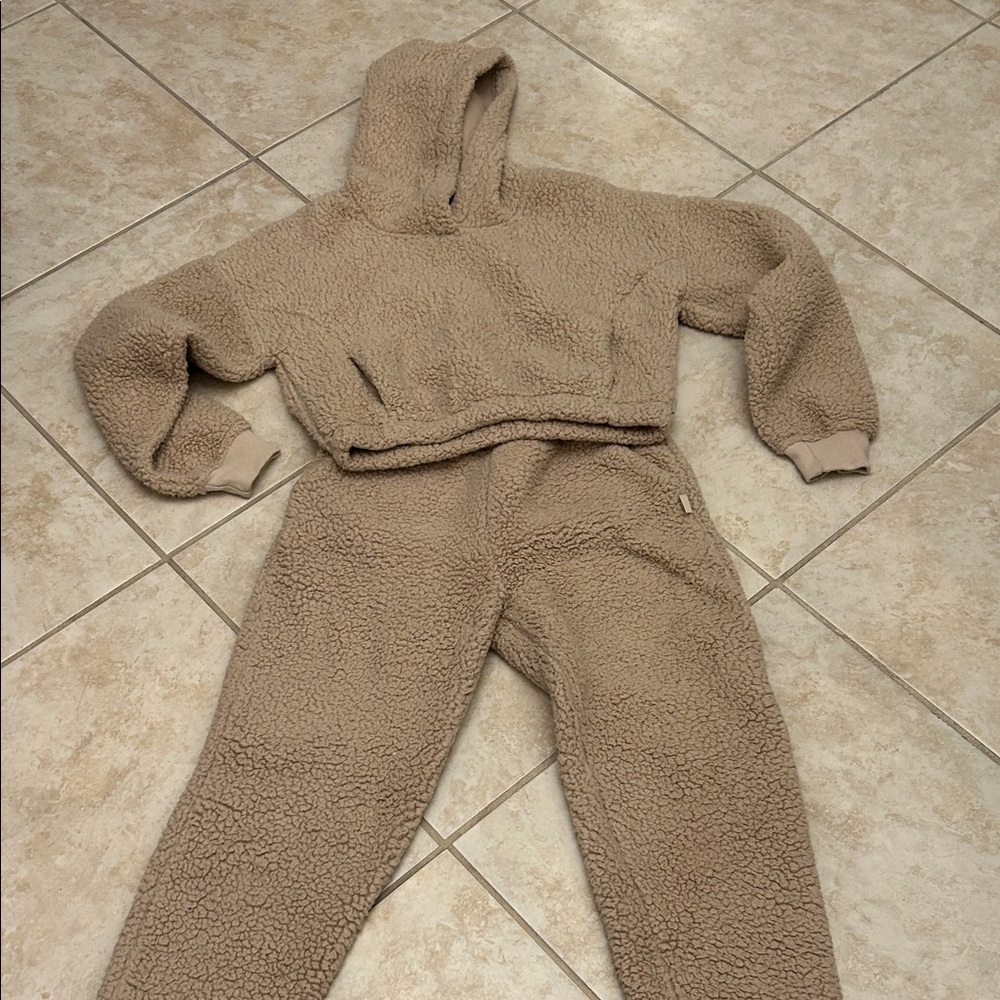 Gilly Hicks Fuzzy Sherpa Sweat Set